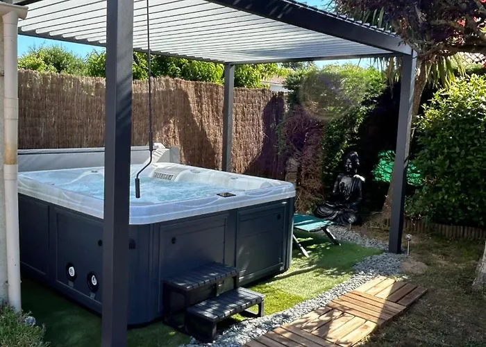 Maison Avec Jacuzzi - Charme Et Serenite Pour 6 Pers Prázdninový dům *